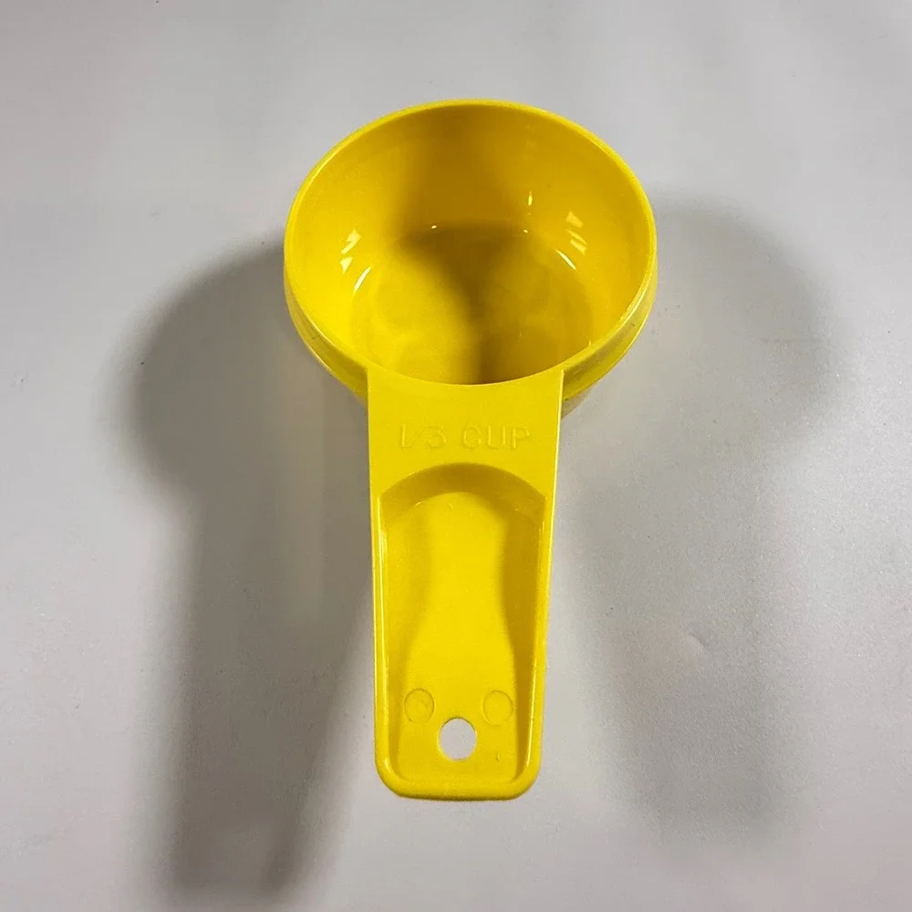 VTG Tupperware Measuring Cups Set 4 Yellow VTG‎ Retro Kitchen MCM Baking Tools